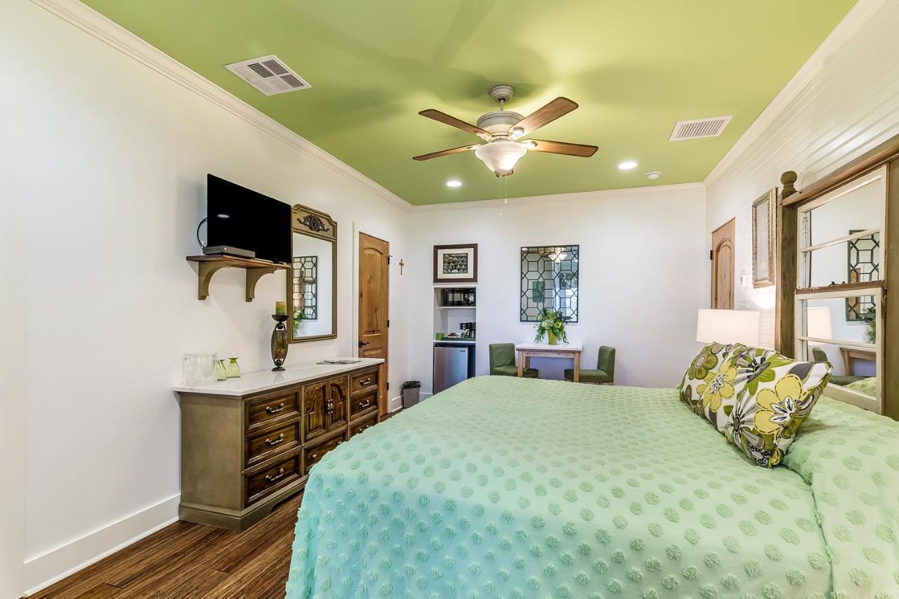 De La Bleau Bed & Breakfast